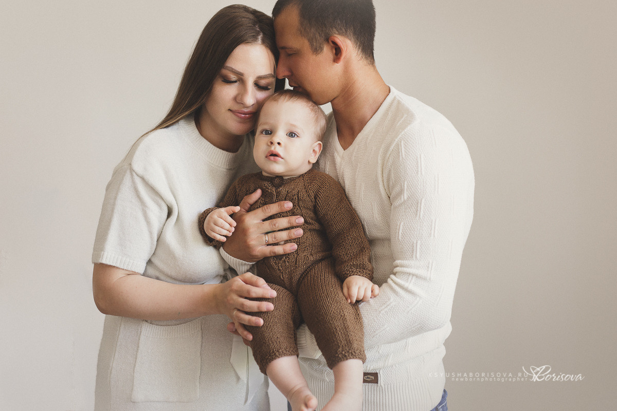 Фото с родителями. Фотограф новорожденных в Магнитогорске Ксюша Борисова
