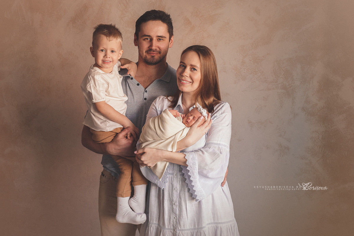 Фото с родителями. Фотограф новорожденных в Магнитогорске Ксюша Борисова
