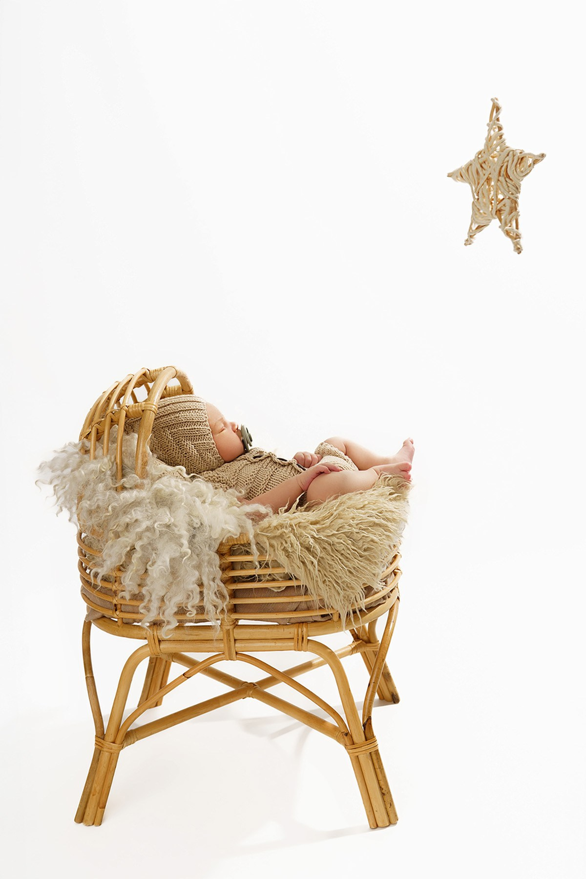 Фотосессия новорожденного (newborn). Фотограф новорожденных, детей до года и беременных в Симферополе