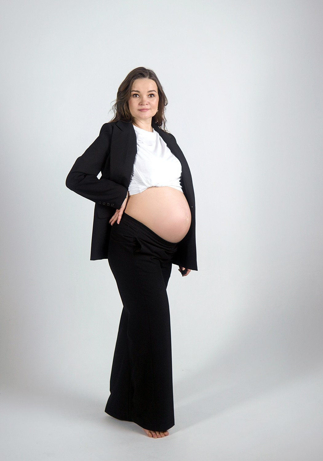 Съемка на белом и светлом фоне. Студия автопортрета в Кирове. Студия с зеркалом без фотографа