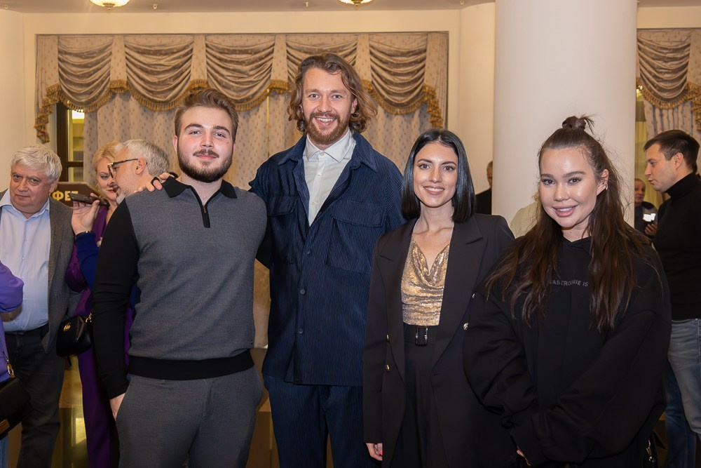 Репортаж с премьеры спектакля «Я, бабушка, Илико и Илларион» в Музыкальном театре «Градский Холл»