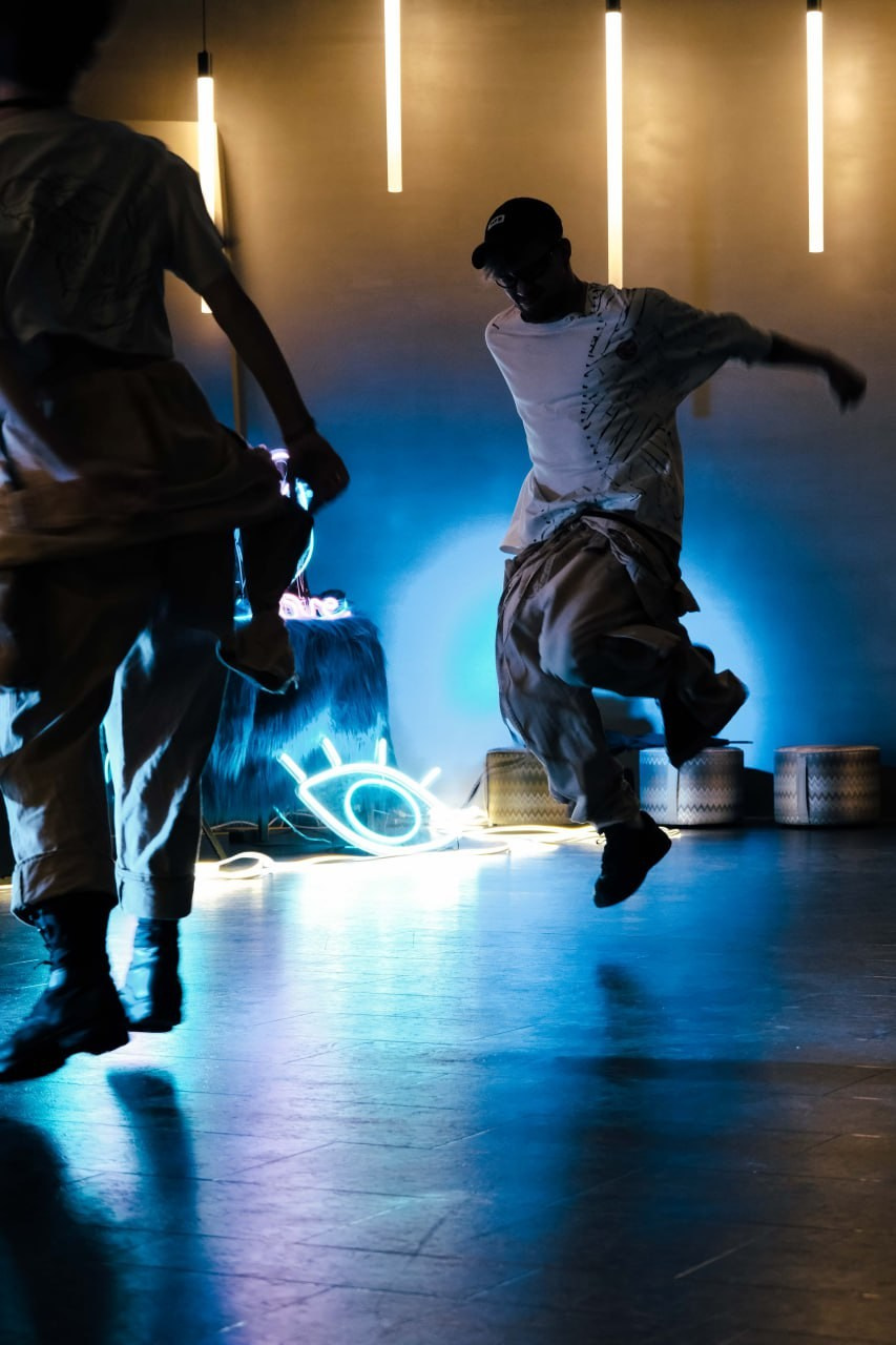 Silent Disco. Арт-группа СТРОКА