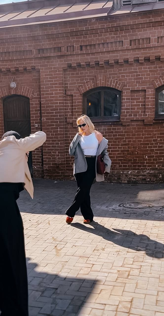 Уличная фотосессия с весенним букетом в центре Самары | 5 апреля