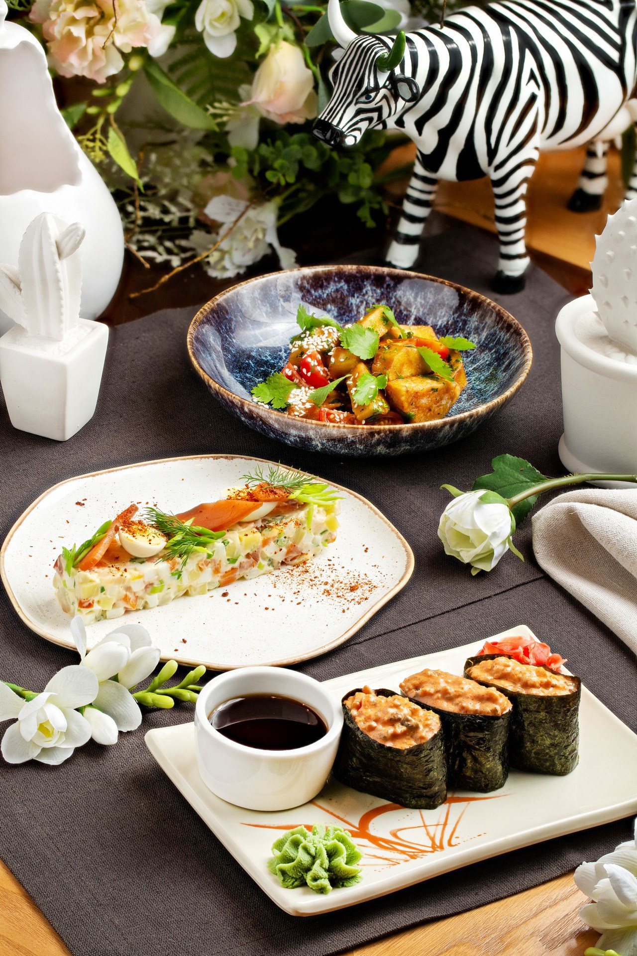 Фудфотосъемка бизнес ланча из трех блюд