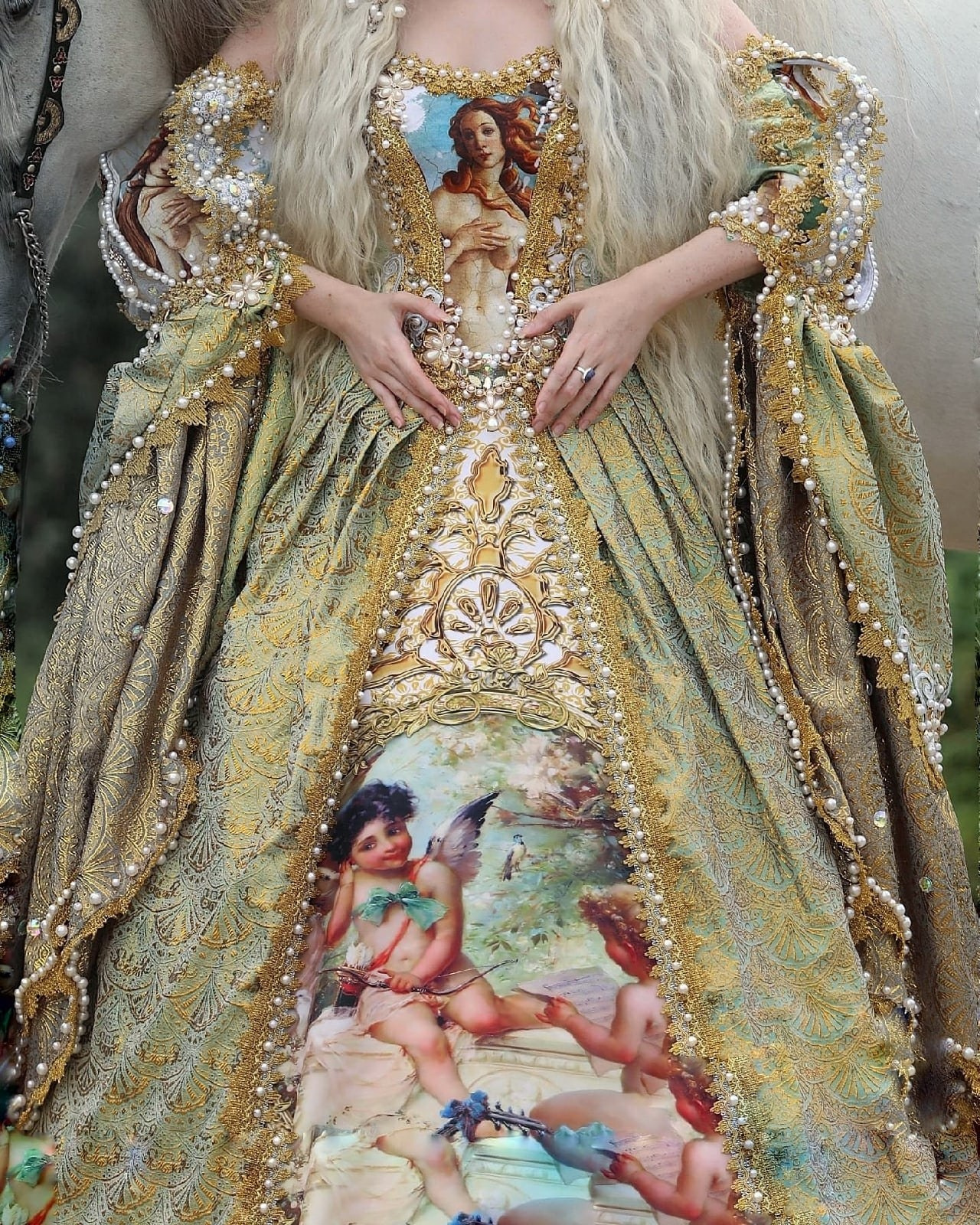 Императрица. Русские народные костюмы в Москве