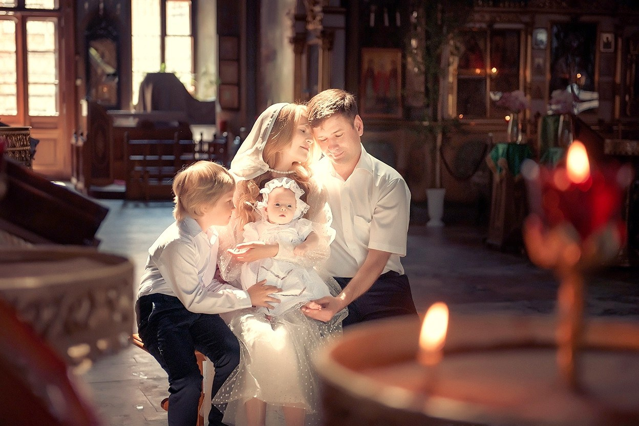 Таинство Крещения в храме Воскресения Словущего в Даниловской слободе, фотосессия крещения в Москве