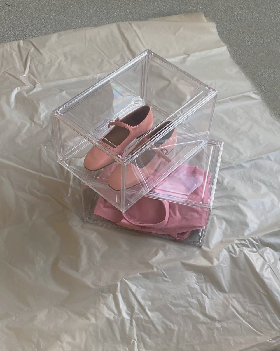 RAZUMNO. Art direction & Design | Curiosa