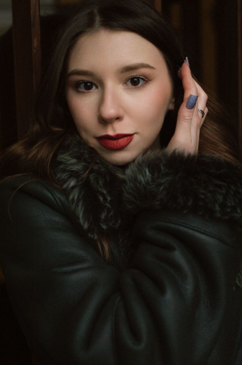 Фотосессия с еловыми ветками