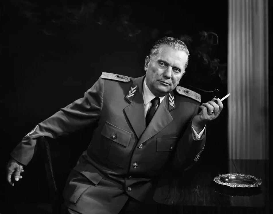 Иосип Броз Тито 1954. Иосип Броз Тито, активно присутствовавший на мировой арене, был первым президентом Югославии с 1953 года до своей смерти в 1980 году.