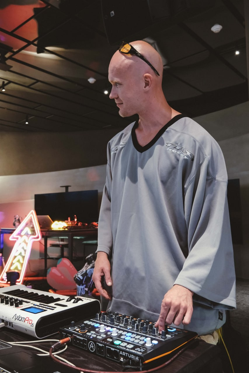 Silent Disco. Арт-группа СТРОКА