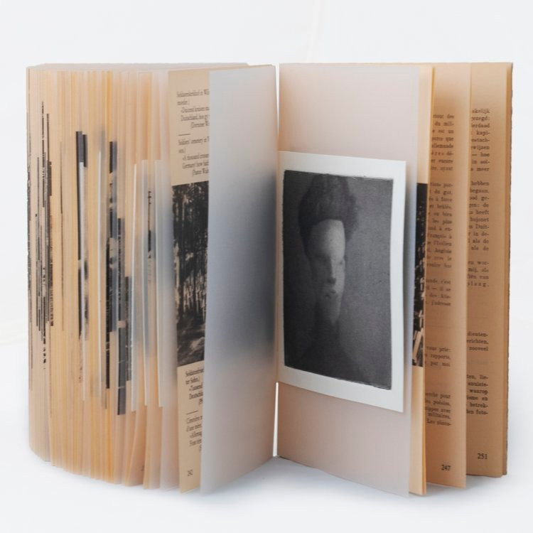 Книга из шорт-листа Dummy Award 2024 — «Seeing Against Seeing» Алексея Юренева. Private image