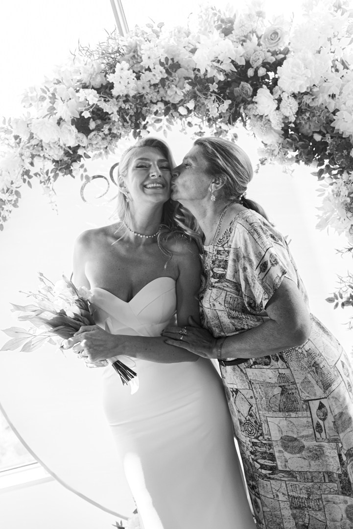 Свадебная фотосъемка в кабриолете в Москве. Жуков Илья свадебный фотограф в Москве