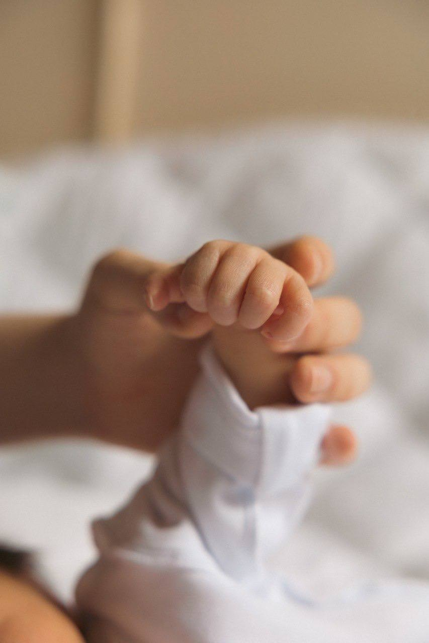 Выписка из роддома. Родильный дом № 8 ГКБ № 15 им. О. М. Филатова. Фотографы на роды в Москве. Фото и видео родов. Фотопроект «Продолжение рода»