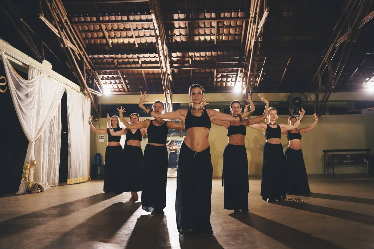 Carina Clavijo Dance. Cari Clavijo | dancer | artist