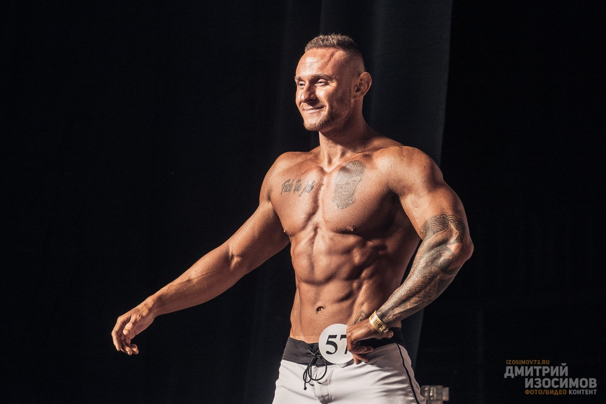 Соревнование по бодибилдингу