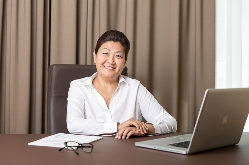 Деловой (бизнес) портрет. Фотостудия Алматы. Фотосъемка Алматы. Фотосессия Алматы. Фотокурсы. Обучение фотографии. Аренда студии