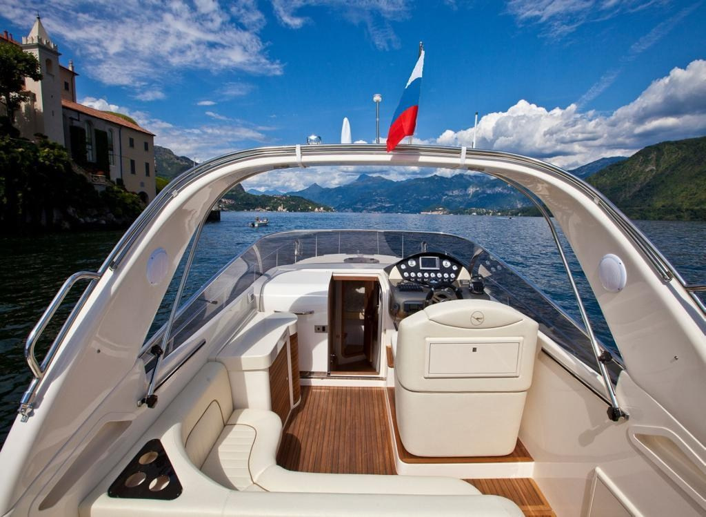 Катер Беллини Аренда Яхты в Сочи Яхтанаморе YACHTNAMORE YACHTANAMORE