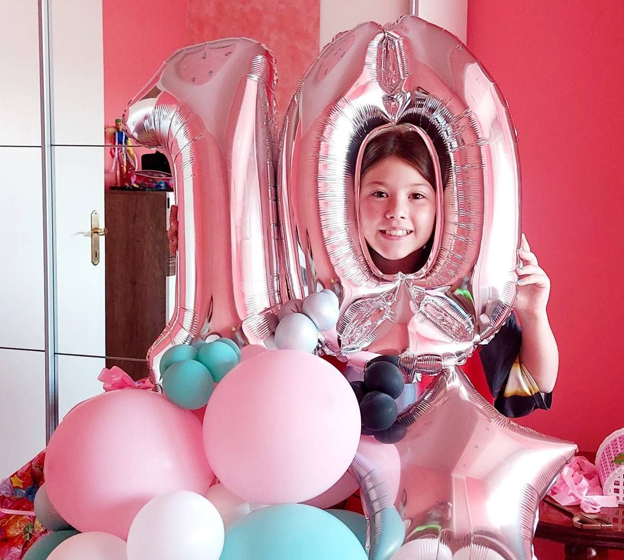 Композиции напольные. Шары с гелием, фотозоны Нови Сад Белград. Balone i dekoracije od balona Novi Sad Beograd