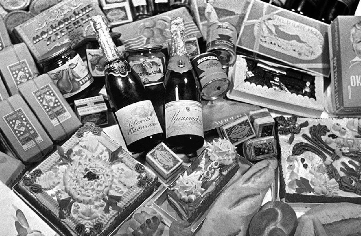 Под елочкой. Света Полетаева Москва