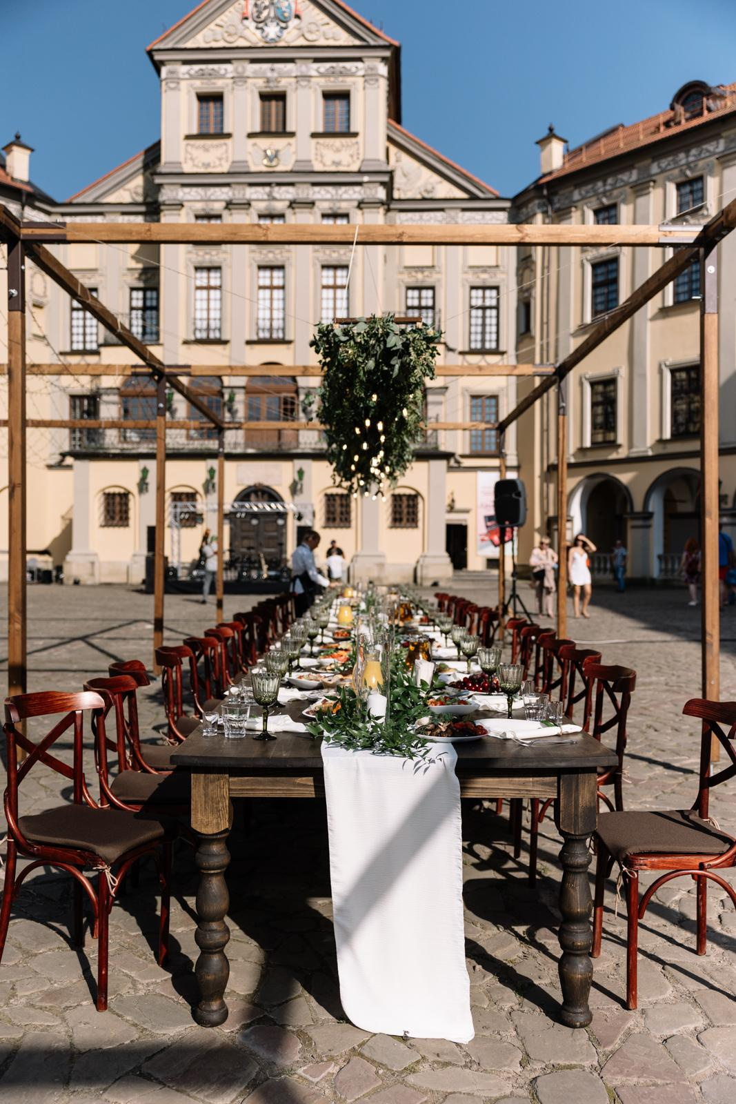 An Atmospheric Wedding in a Historic Castle — Style, Emotion, Celebration