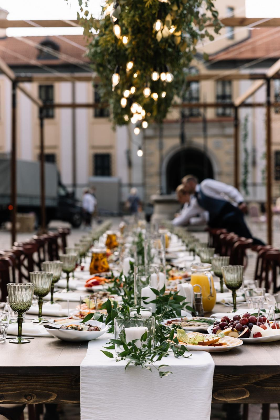 An Atmospheric Wedding in a Historic Castle — Style, Emotion, Celebration