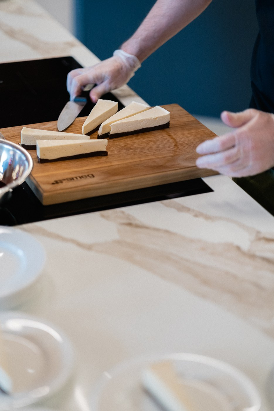 Презентация СантехОпт | Современная сантехника — экспертный взгляд от официального дилера брендов Raglo, Calypso, Veconi. ВУД ТВОРЕЦ мебельная фабрика|ТВОРЕЦ студия мебели