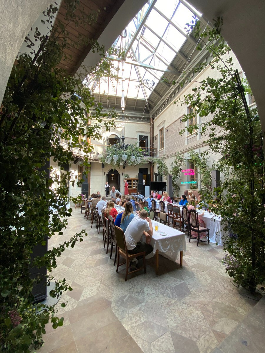 Главный зал в замке БИП