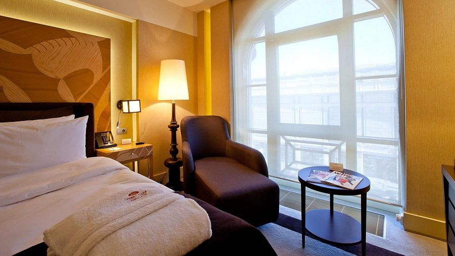 Гайд по отелям СПБ для свадебной съёмки. Свадебный и портретный фотограф