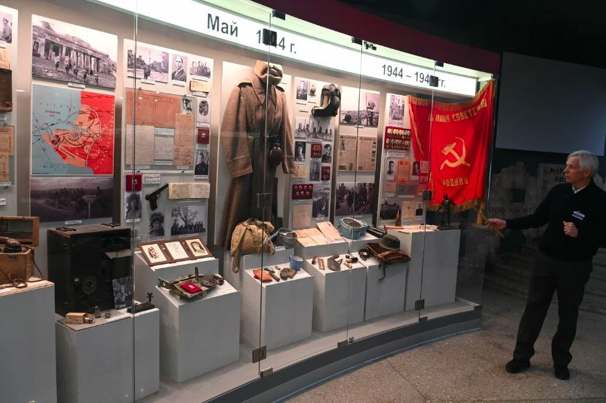 Музеи Севастополя, что посмотреть в Севастополе, экскурсии по Севастополю. Профессиональная фотосъемка в Крыму. Натуральные эмоции и живые кадры. Забронируйте дату прямо сейчас!