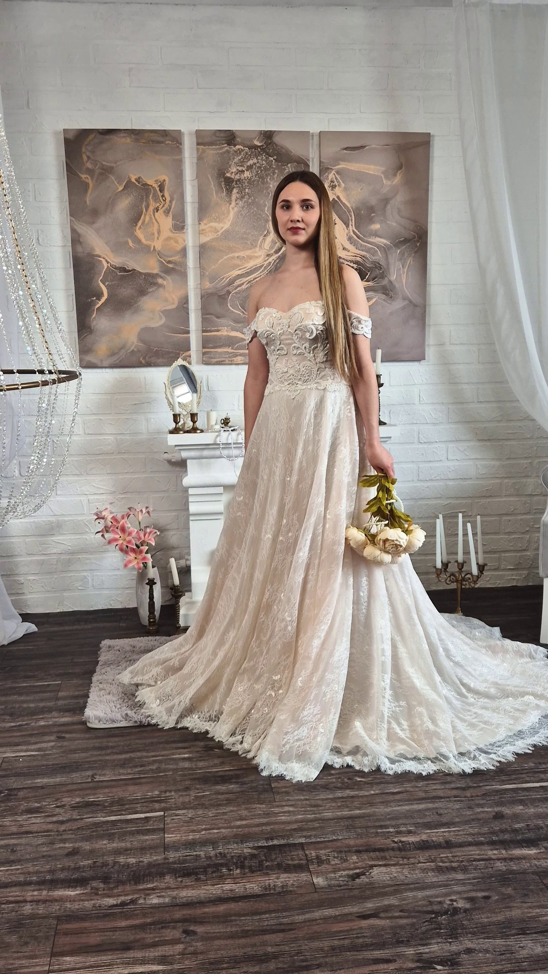 Длинные платья. Интерьерная фотостудия Background в Омске