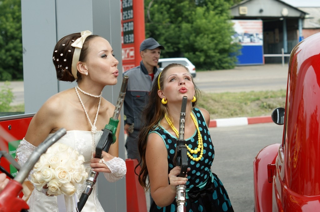 Свадебный фотограф Краснодар, Свадебная фотосъемка, Профессиональная свадебная фотография, Свадьба в Краснодаре, на автозаправке