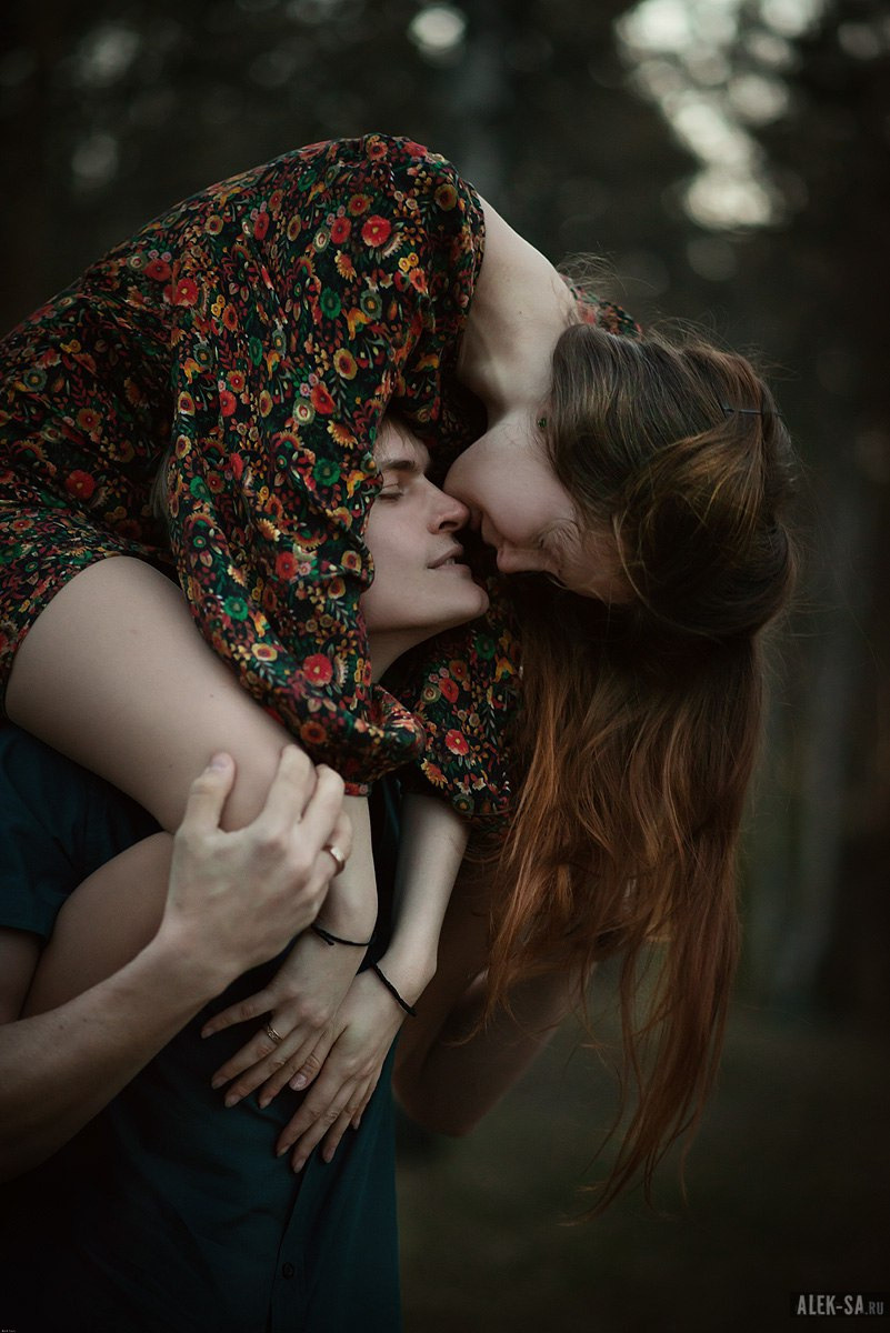 Поцелуй в парке — love story, фотограф Краснодар