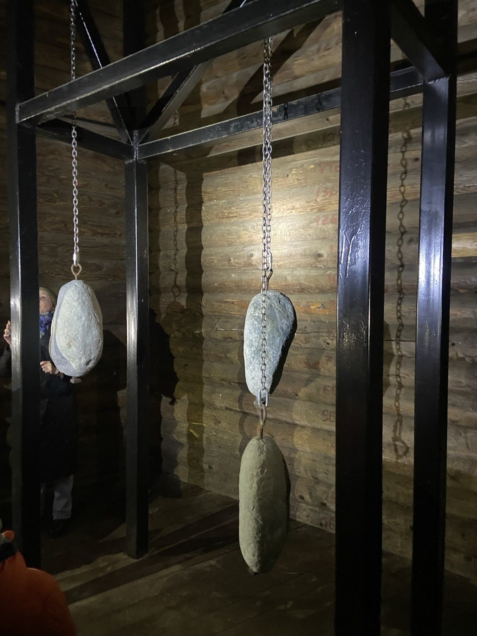 Гири часового механизма