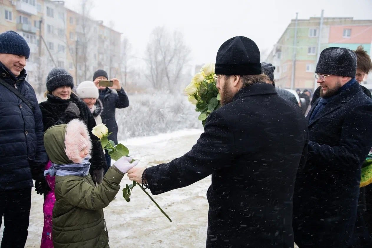 Благочинный Северо-Западного храма принял участие в освящении куполов строящегося храма. Саратовское Северо-Западное благочиние