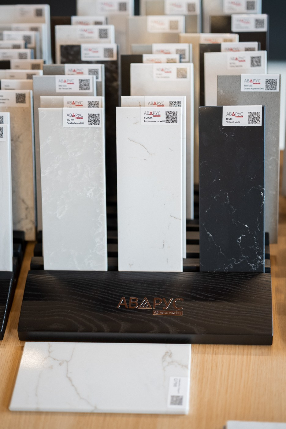 Презентация компании INTERSTONE — производителя и поставщика кварцевого камня, акрилового камня и широкоформатных керамических плит. ВУД ТВОРЕЦ мебельная фабрика|ТВОРЕЦ студия мебели