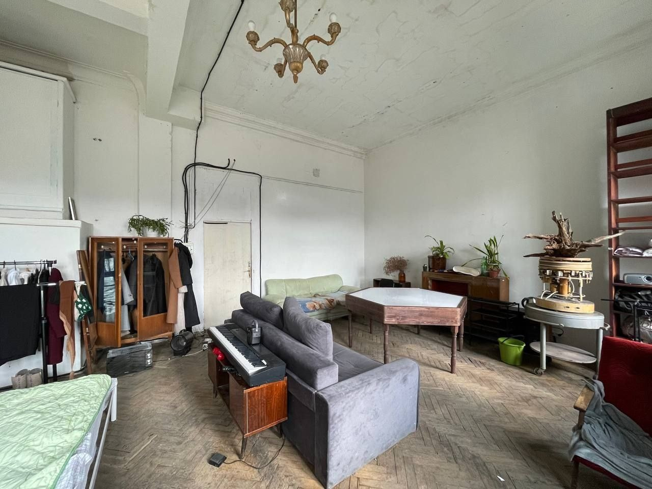 Кино в НИИ СНЕГИРИ (Very Strong Place) — Москва