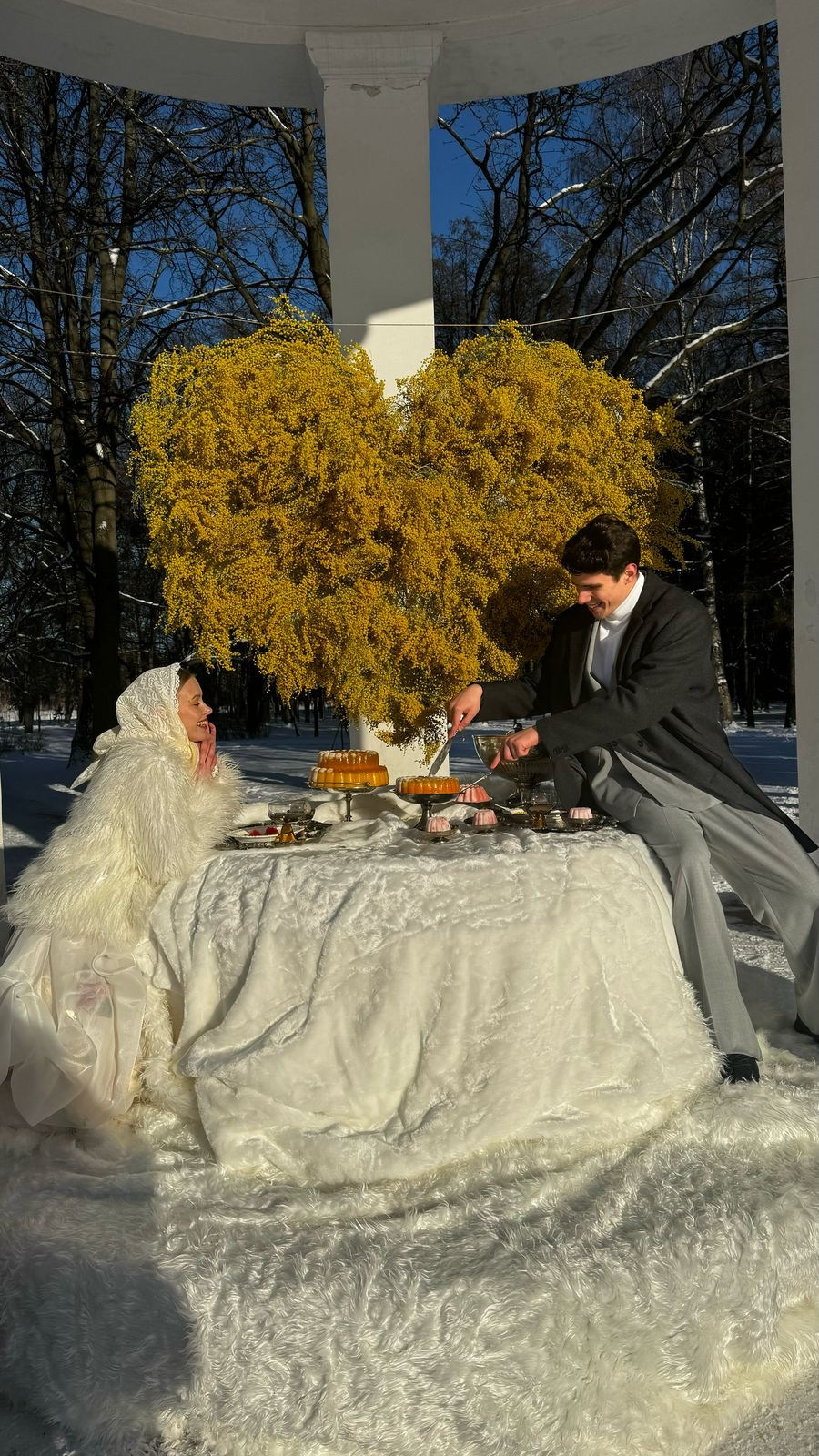 Разработка и реализация концепции декора для творческой съемки для премии TOP100AWARDS для агентства MORE BURO. Главная