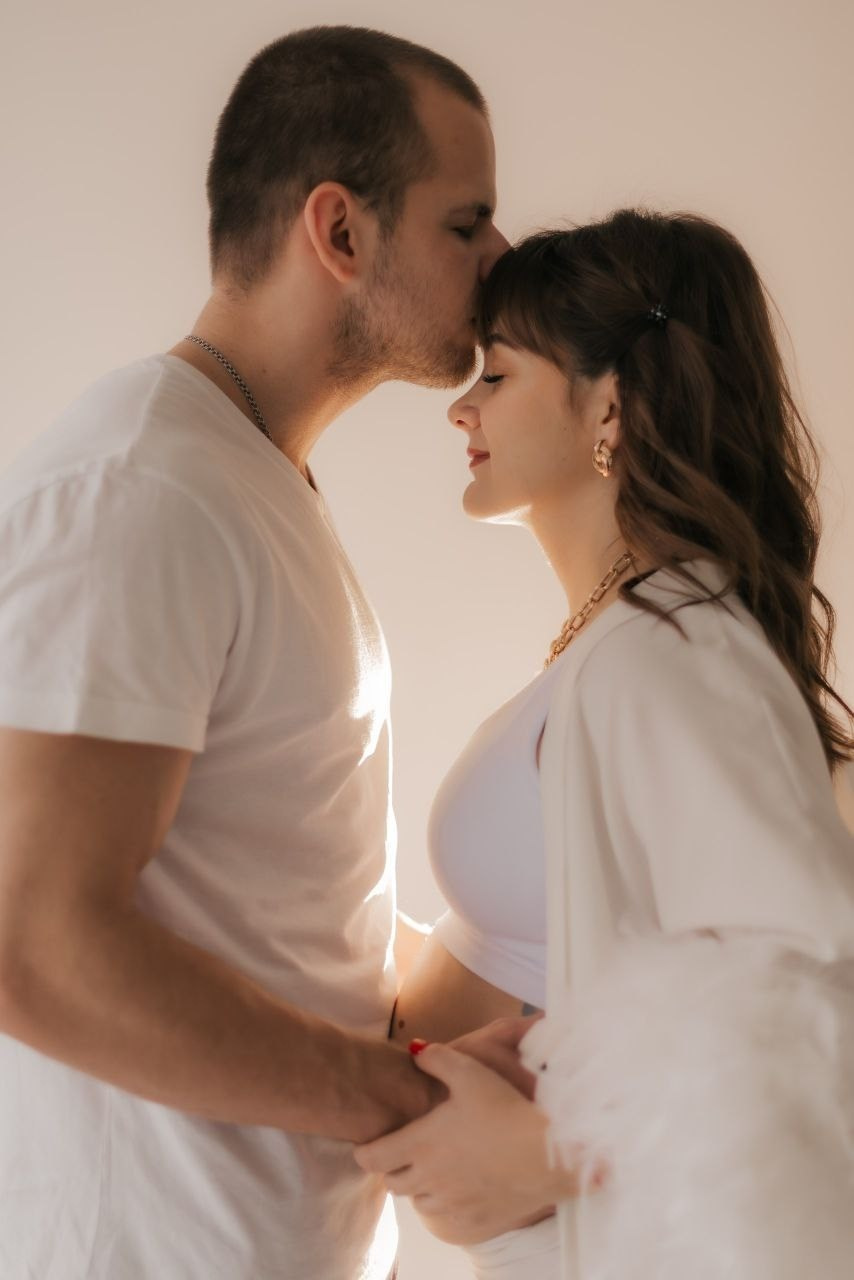 фотосессия беременности Пушкино, уютная атмосфера студии