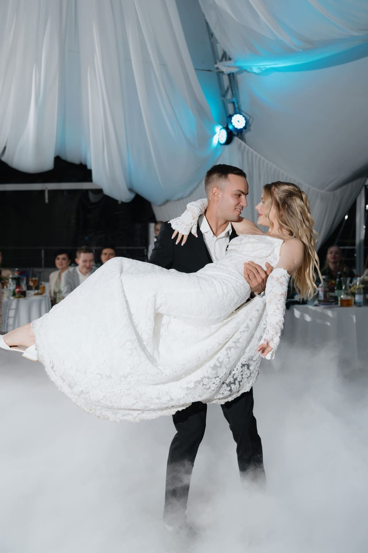 Камерная свадьба в Сочи фотограф банкет