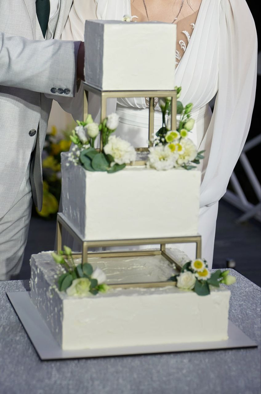Торт Григорьева. Подрядчики и друзья сети свадебных площадок House for wedding