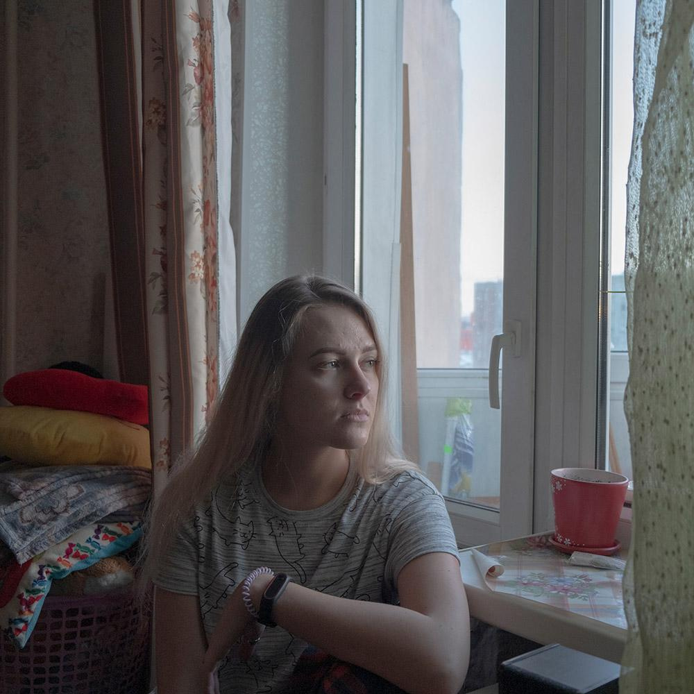 Nastya is 23 y.o., she works as an environmental engineer. in the Murmansk Commercial Seaport. Her boyfriend is a sailor. He offers her to move from Murmansk to Saint Petersburg. Nastya told us about the situation in the village of Belokamenka, on the western shore of Kola Bay. It’s the place where a shipyard for the construction of floating plants for liquefying natural gas are being build. There are almost none workers from Murmansk. Instead there are people from other cities who work on a rotational basis. That happens due to the reluctance of the organization to pay local Northern premiums.