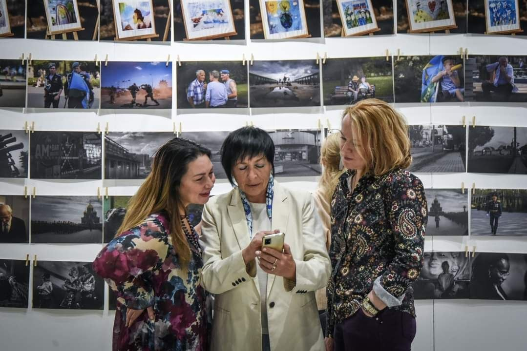 Обсуждение выставки авторской фотографии фотографа Романа Адлера "Хроники". Гостиный Двор. Москва 20-23 января 2023 года