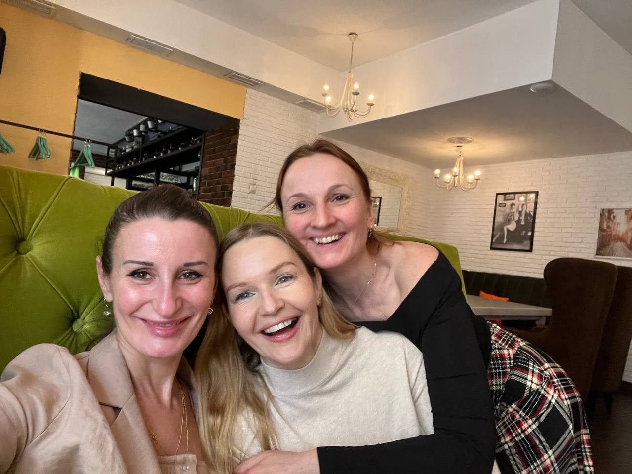 «В КРУГУ» Психологические тренинги в Санкт-Петербурге в живом формате