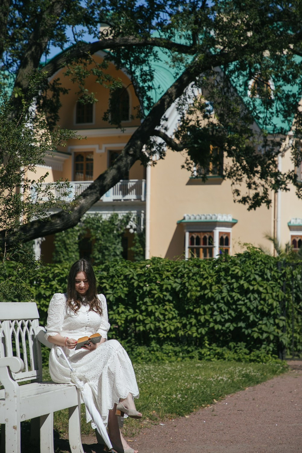 Лавстори в Петергофе, где прогуляться Петергоф, свадьба в Петергофе, как записаться в загс Петергоф, красивые места для свадьбы, фотограф на свадьбу, свадебный фотограф в Петергофе, прогулка,
