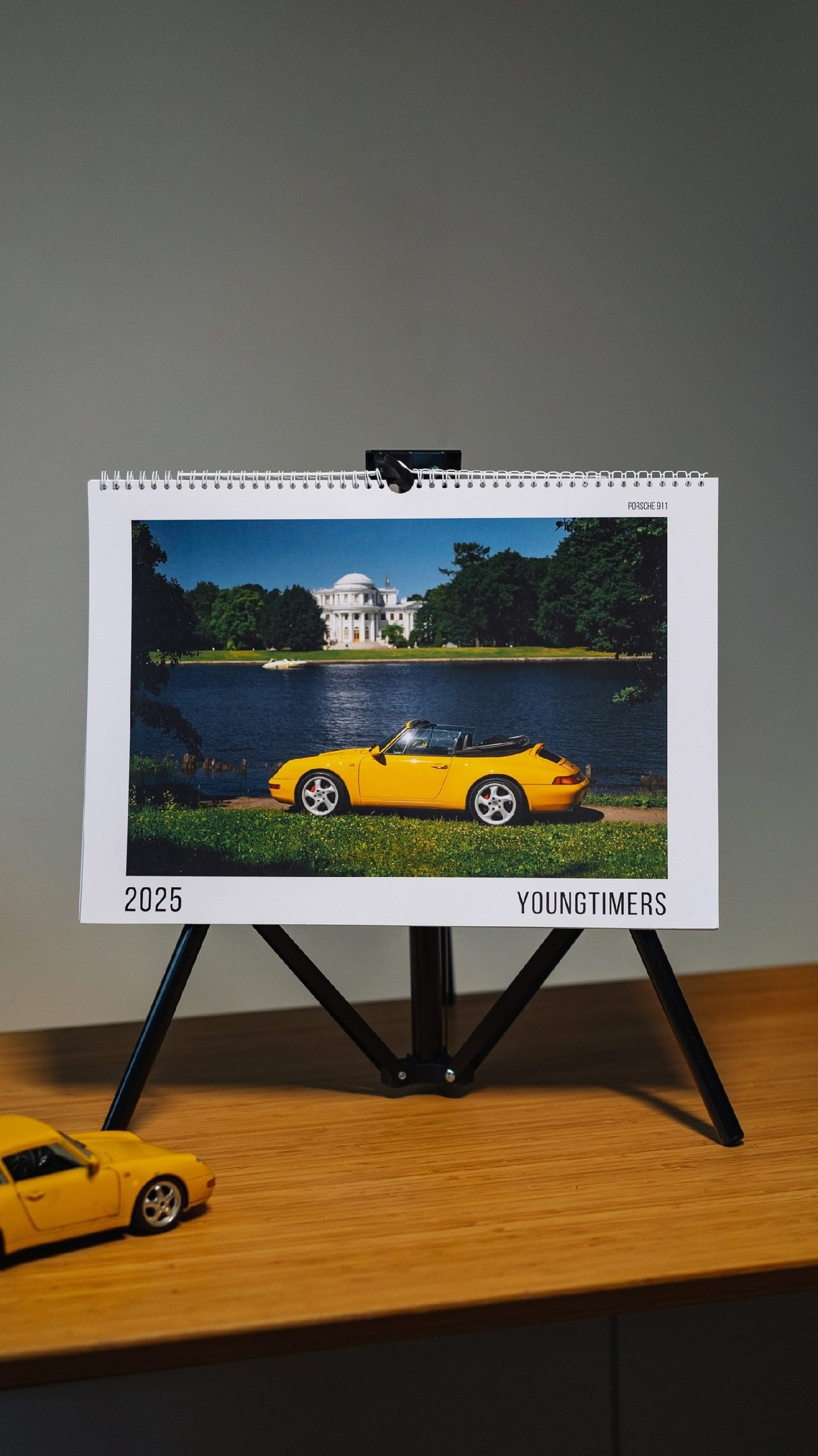 Календарь на 2025 год «Youngtimers» для всех автомобильных фанатов. Автомобильный фотограф Антон Цырулев