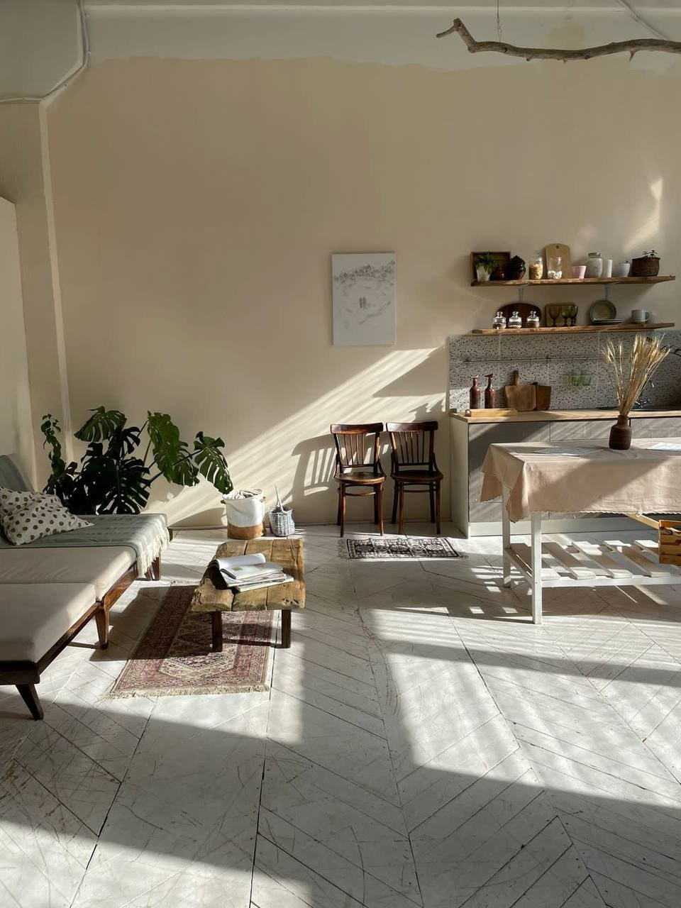 Светлая фотостудия в Уфе. Интерьерная фотостудия в Уфе