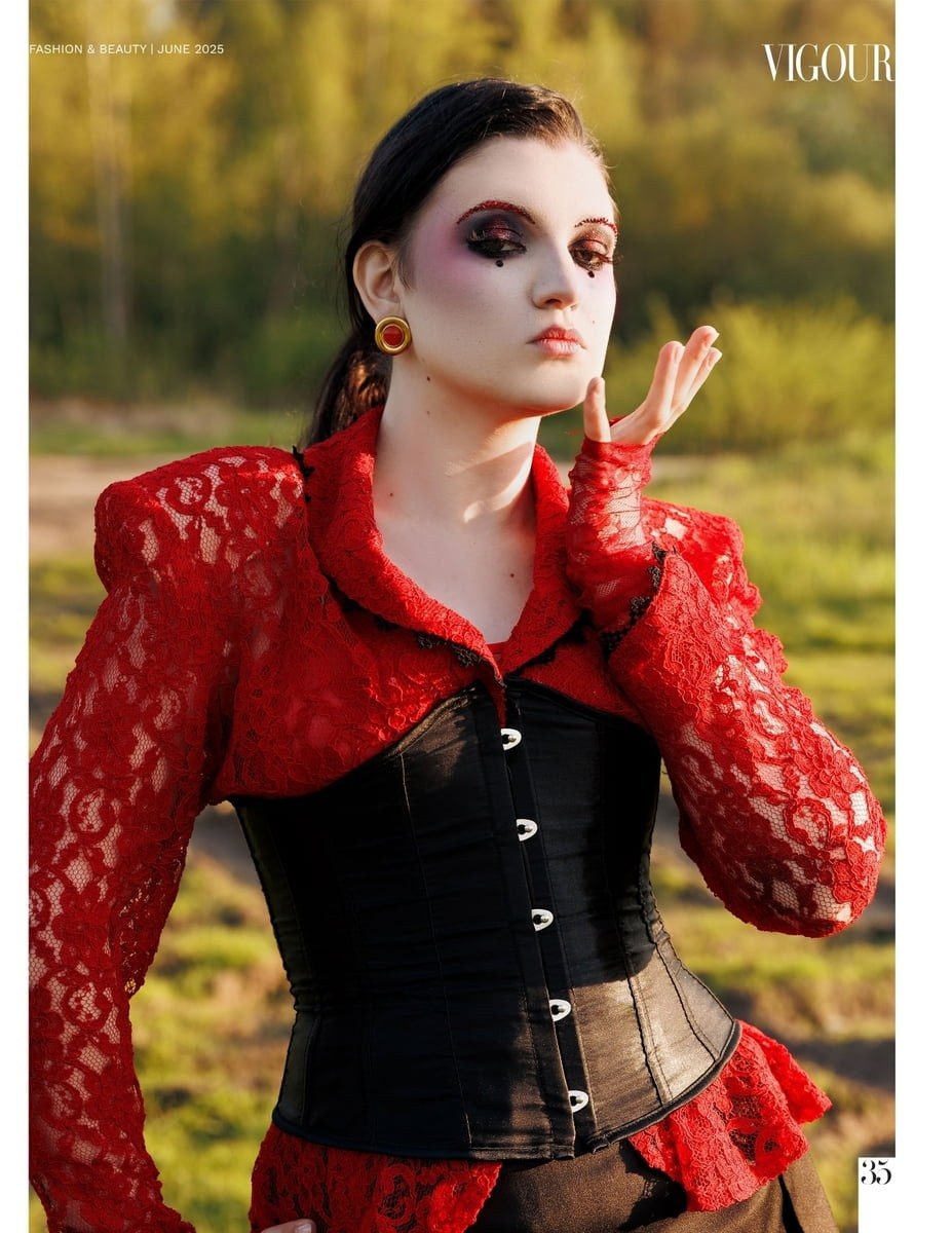 Pretty face. Rosebud. core production