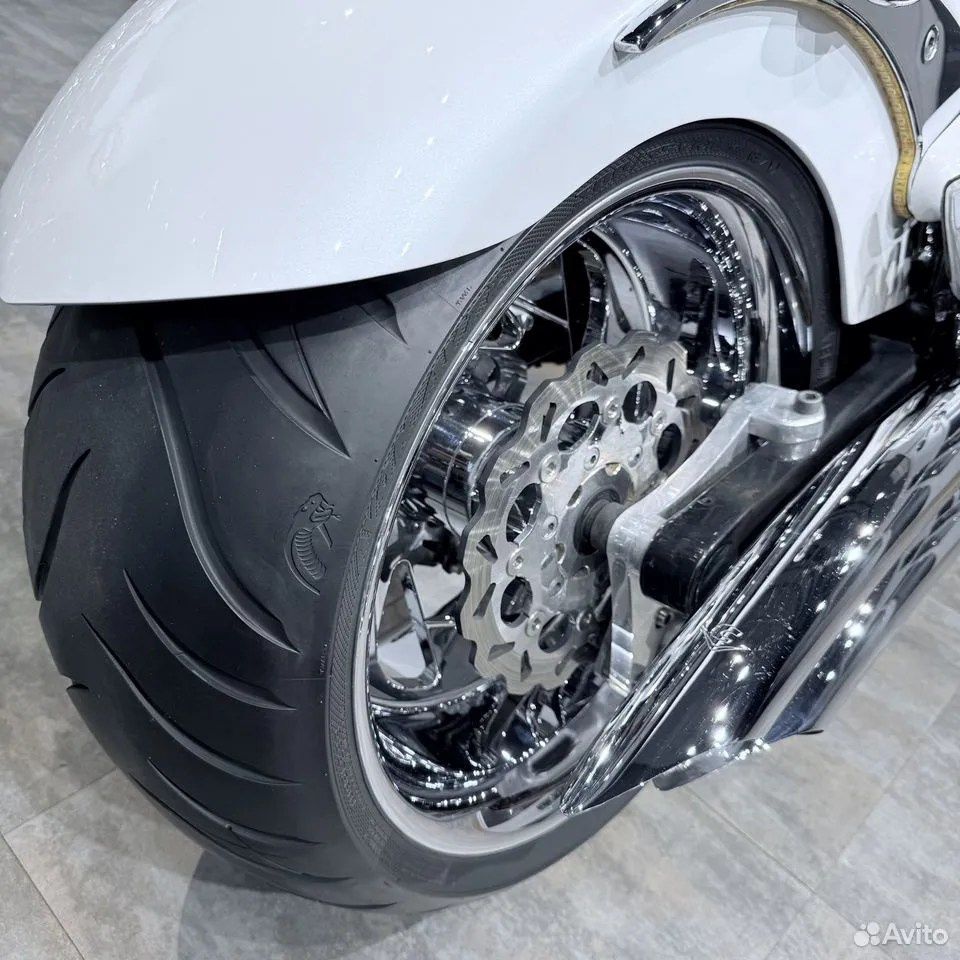 2007 SUZUКI М109R Whitе Hunter. Hello Davidson, Москва. Только хорошие мотоциклы…