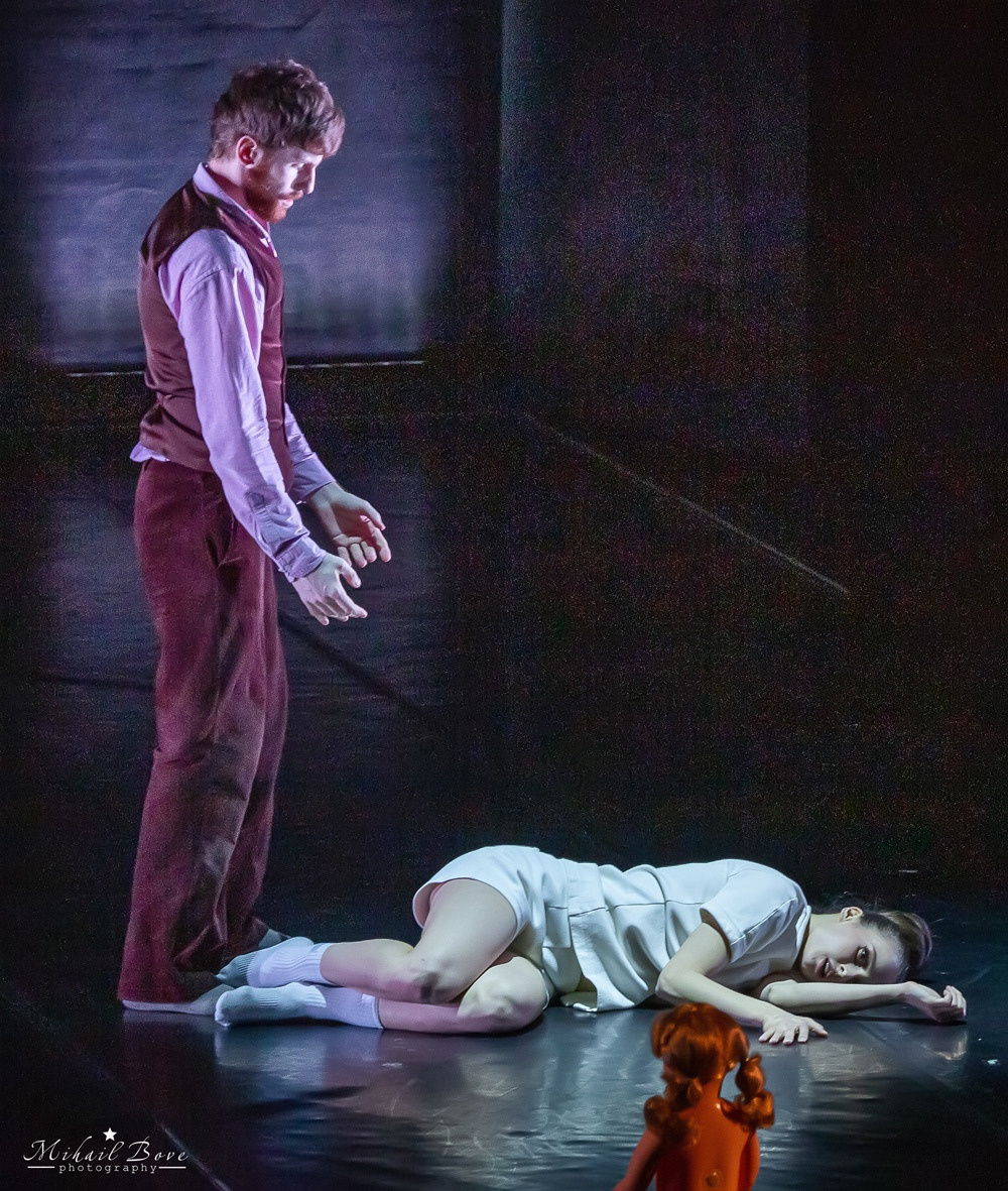 «Девушка с фарфоровыми глазами». Провинциальные танцы.Спектакль. Фотограф для маркетплейсов Михаил Бове