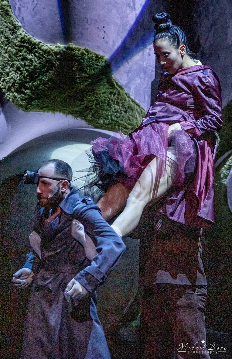 «Девушка с фарфоровыми глазами». Провинциальные танцы.Спектакль. Фотограф для маркетплейсов Михаил Бове